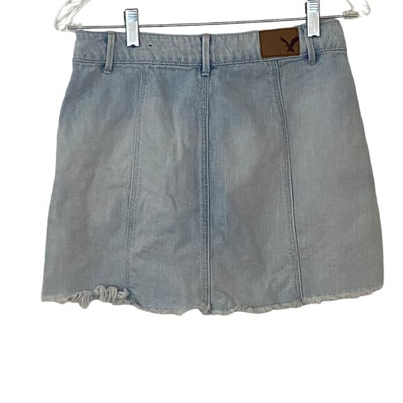 American Eagle Woman's Size 2 Light Wash Button Fly Denim Mini Y2K Jean Skirt - Picture 2 of 9
